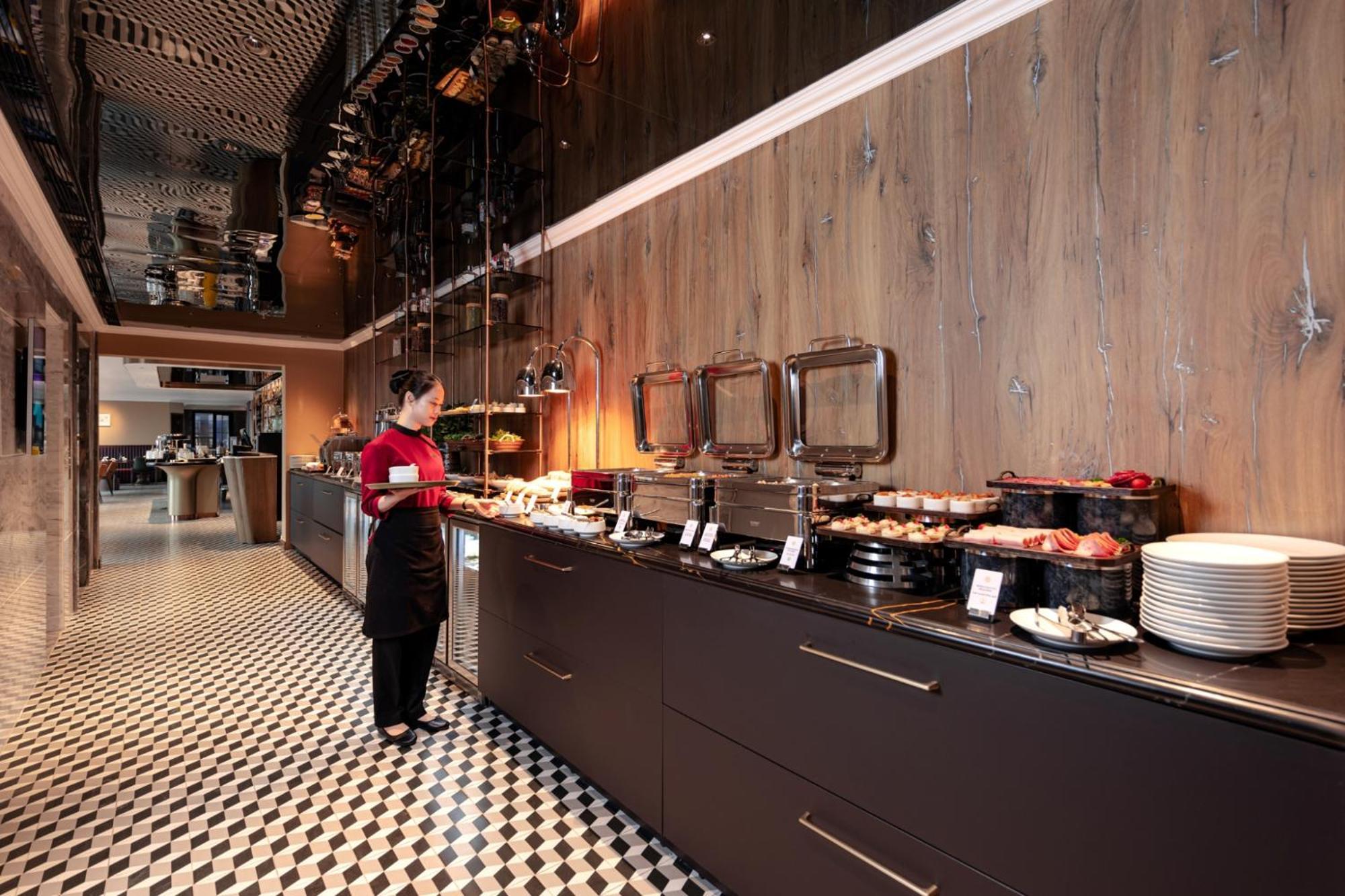 La Siesta Classic Hang Thung Hanoi Exterior photo The buffet at the lounge
